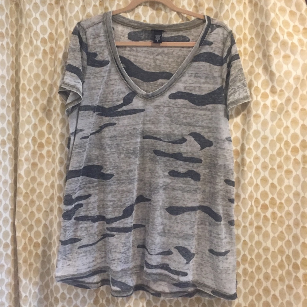 Camo Short Sleeve V-Neck T-Shirt